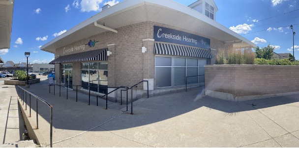 Exterior view of Creekside Hearing. On the corner of Erbsville and Laurelwood in the Laurelwood Commons Plaza.